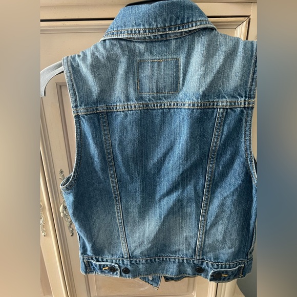 Levi's denim vest with studs. Never worn. - Picture 3 of 3